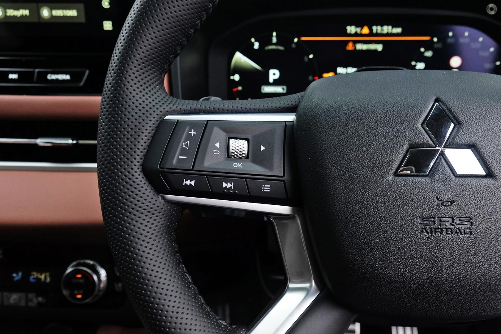 Mitsubishi Outlander image 4