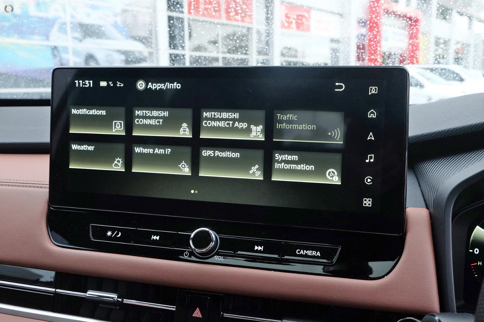 Mitsubishi Outlander image 3