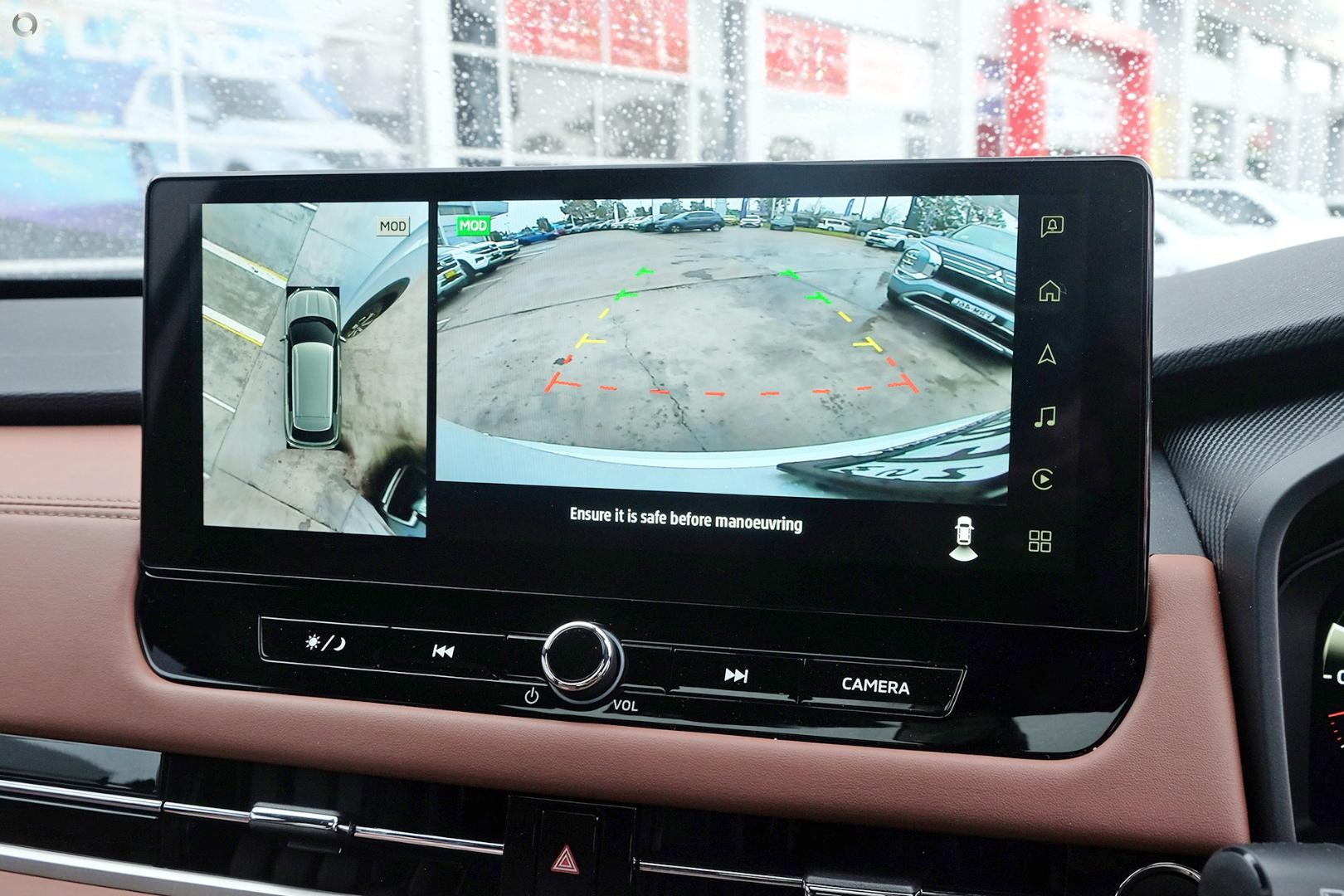 Mitsubishi Outlander image 2