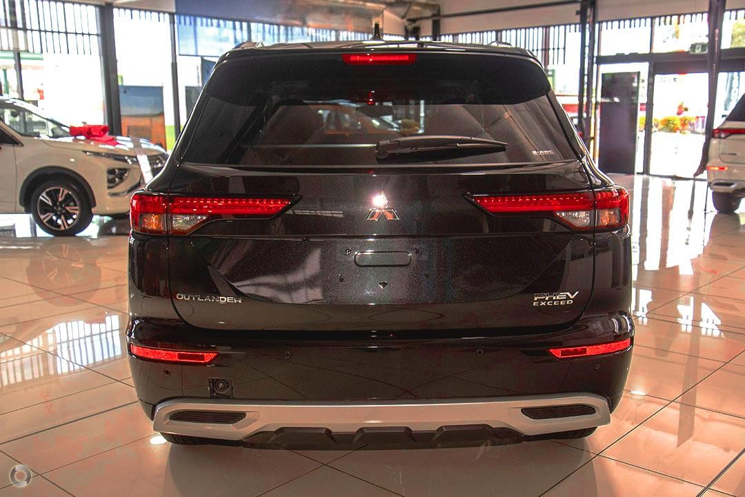 Mitsubishi Outlander image 3