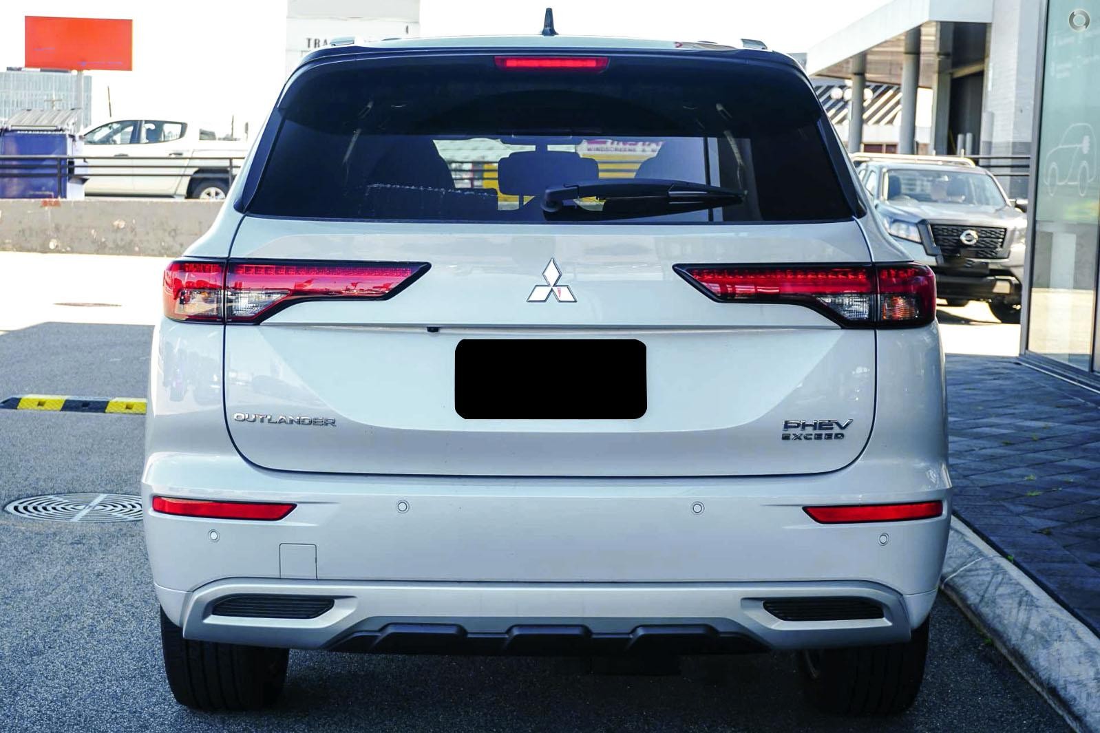 Mitsubishi Outlander image 3