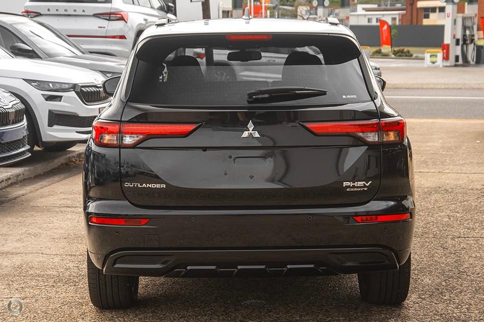 Mitsubishi Outlander image 3