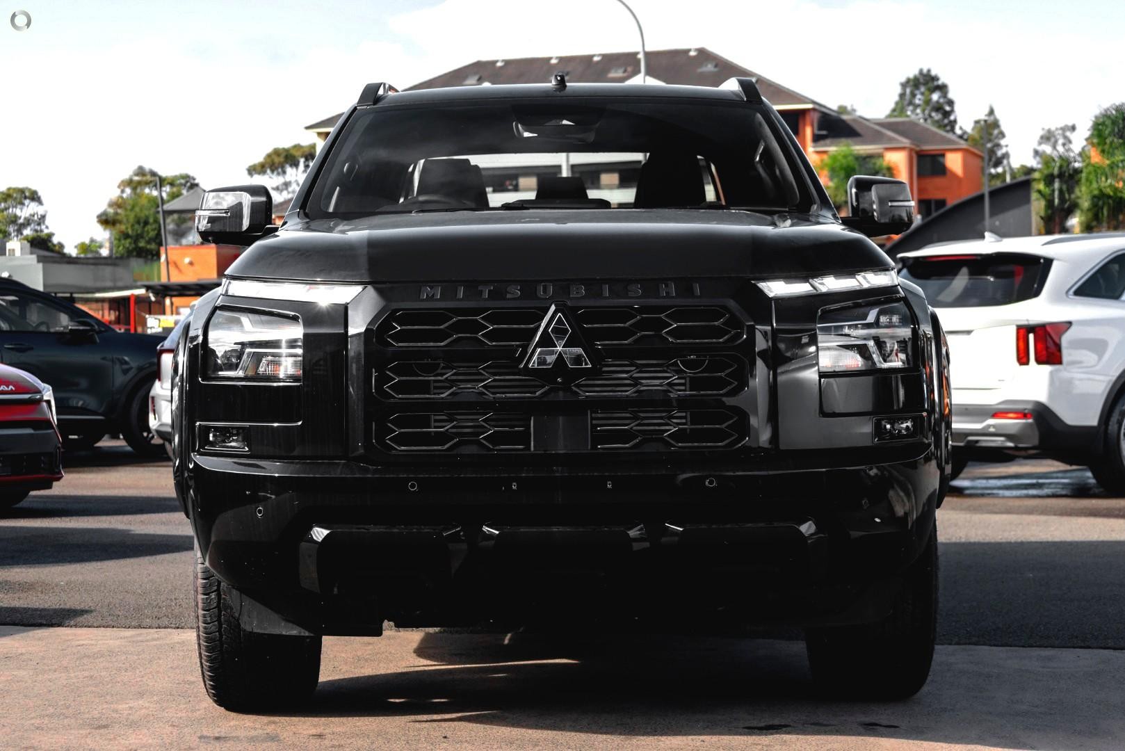Mitsubishi Triton image 1