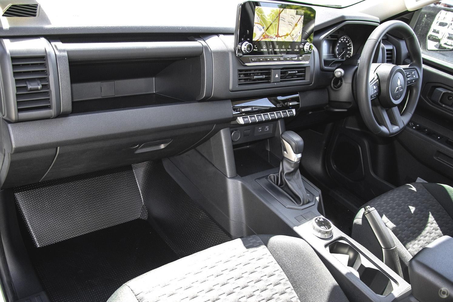 Mitsubishi Triton image 4