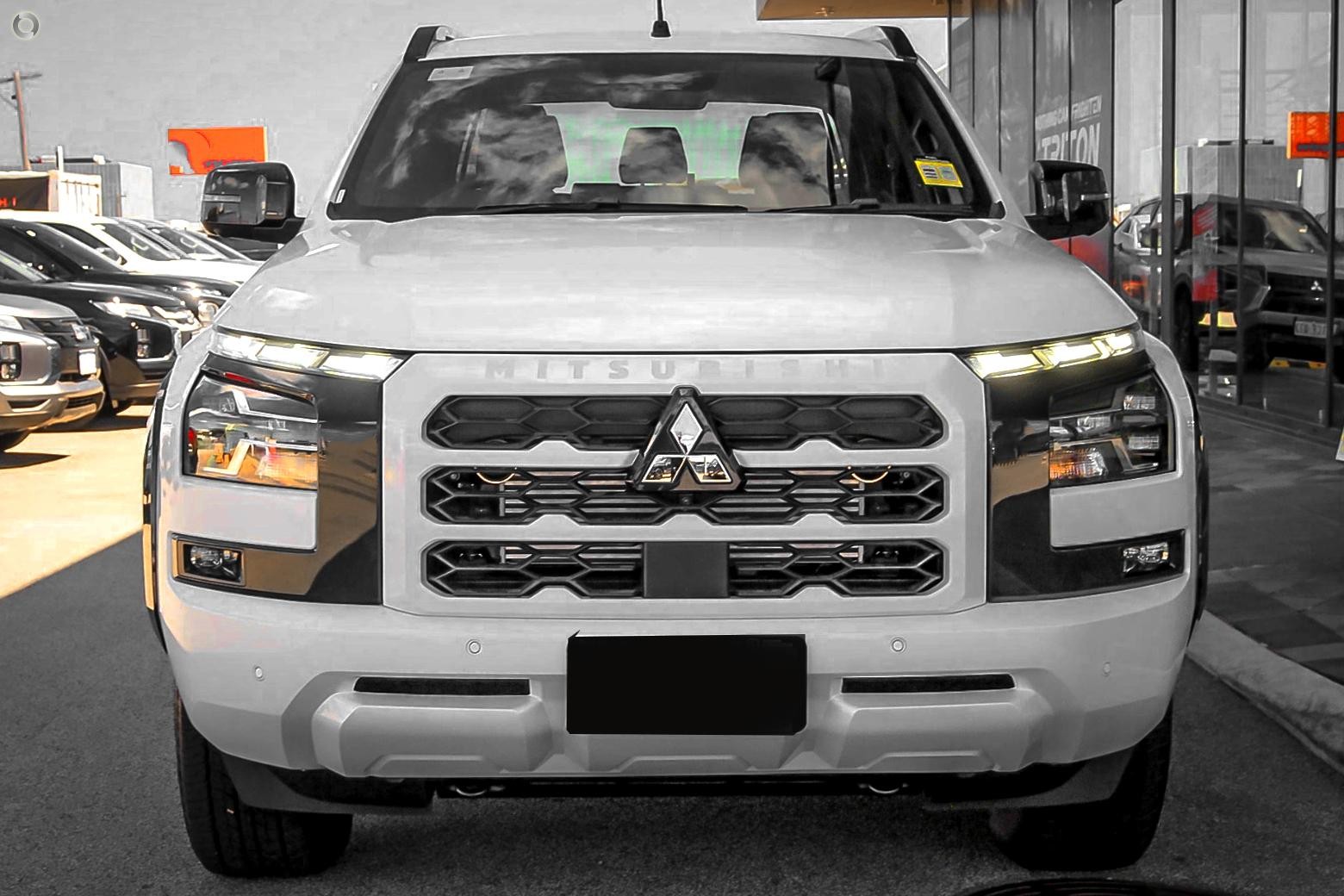 Mitsubishi Triton image 2
