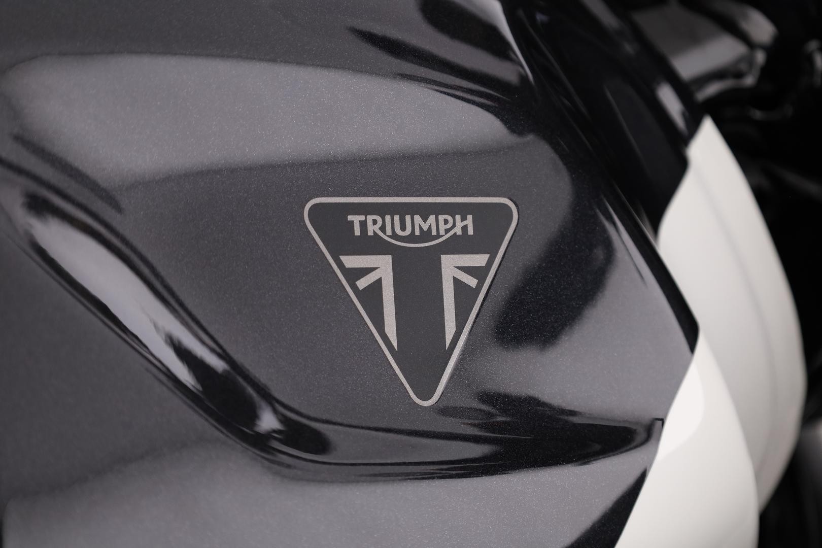 Triumph Thruxton 400 image 4