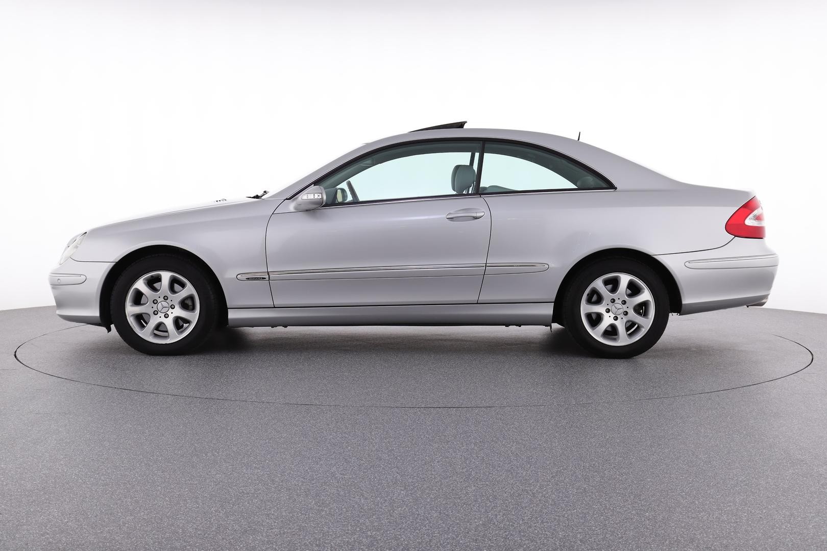 Mercedes Benz Clk-class image 2