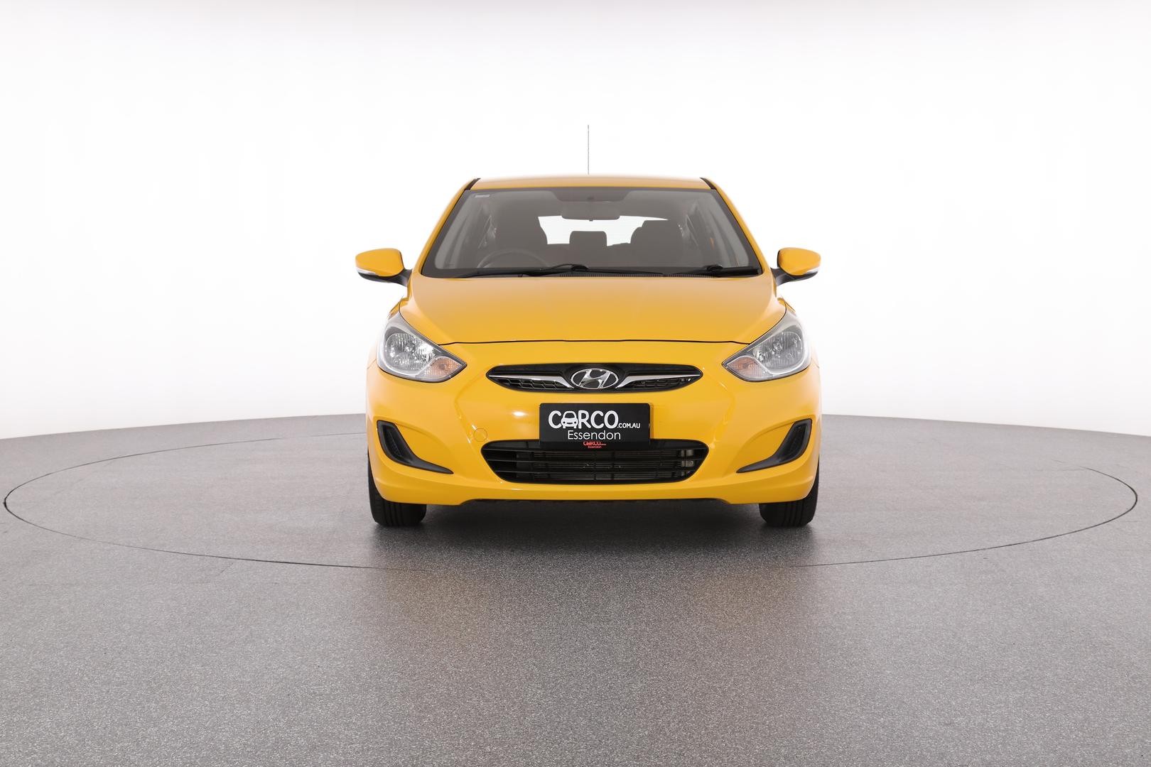 Hyundai Accent image 2