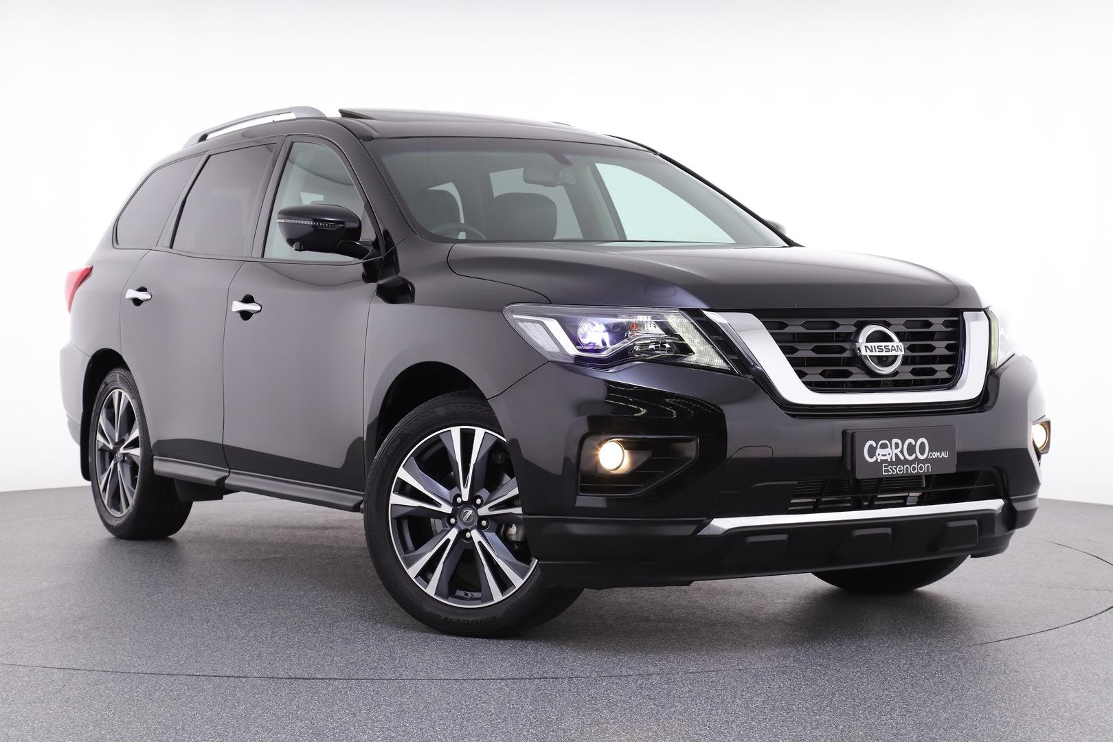 Nissan Pathfinder image 1