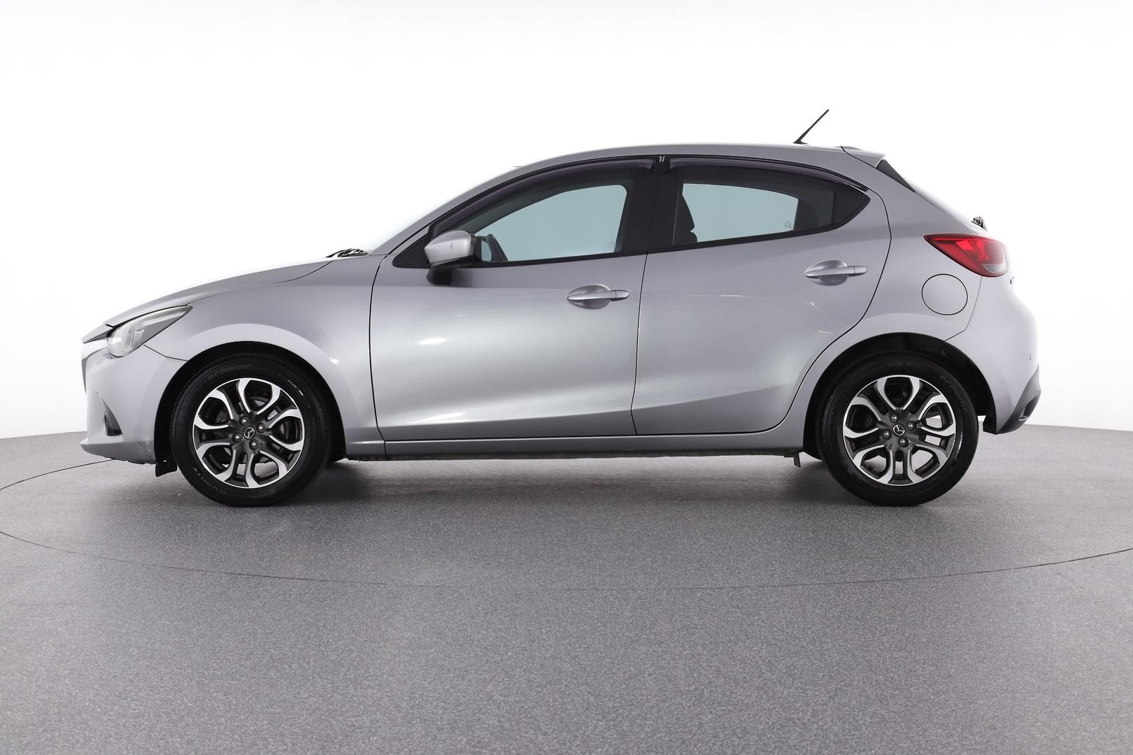 Mazda 2 image 3