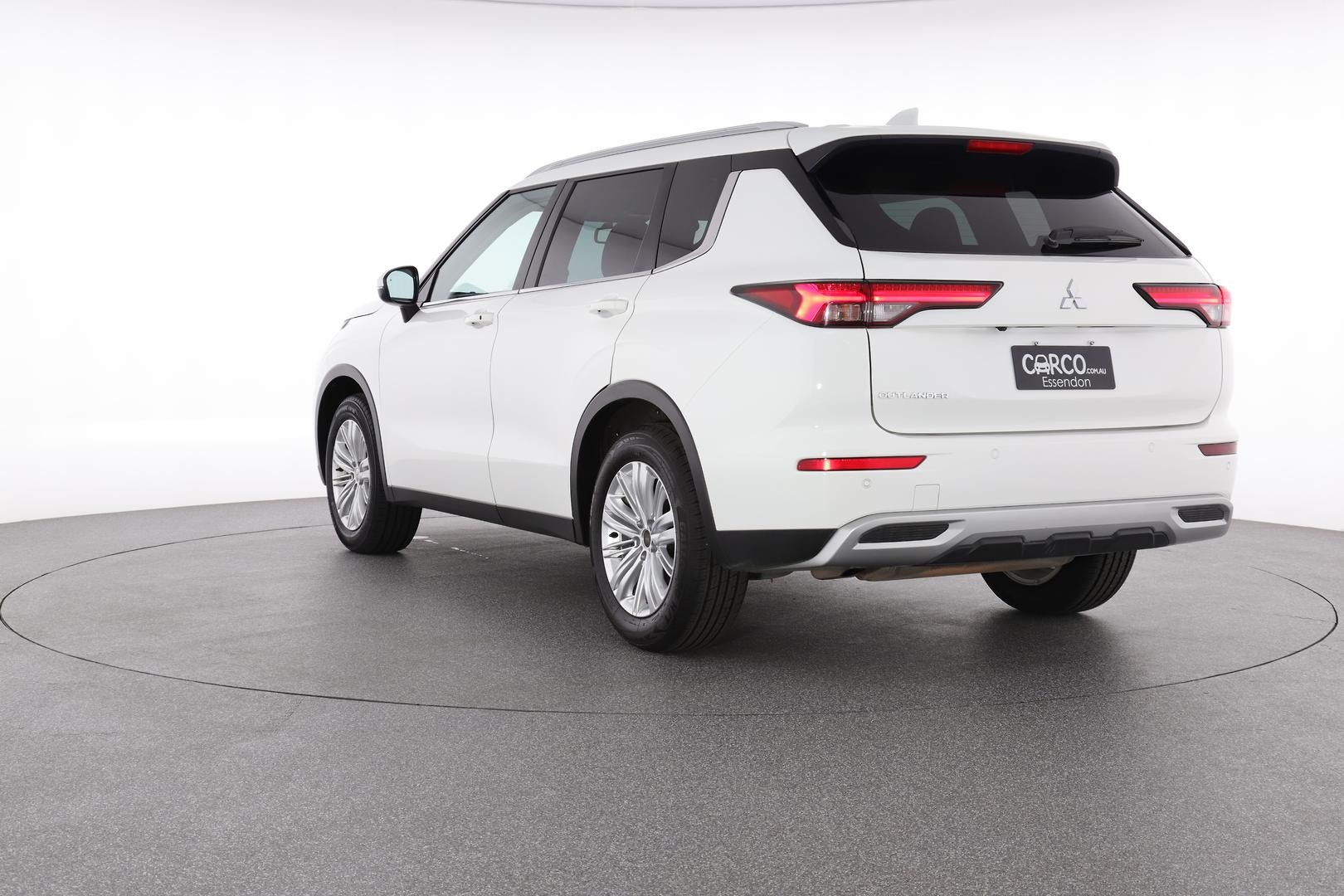 Mitsubishi Outlander image 4