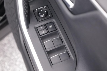 https://dvg-vehicle-assets.s3.amazonaws.com/C000340/cjv5xs2ni9g4rr4hxkbejmlgo.jpg