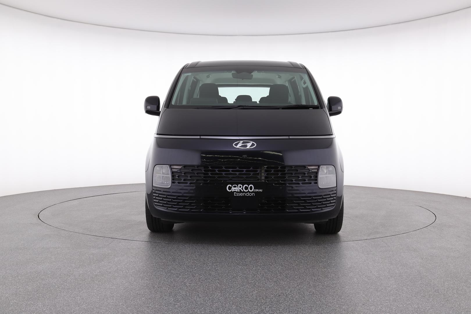 Hyundai Staria image 2