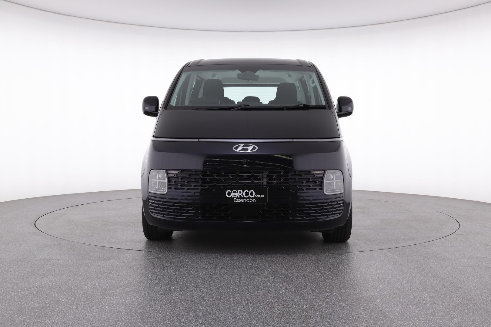 Hyundai Staria image 2