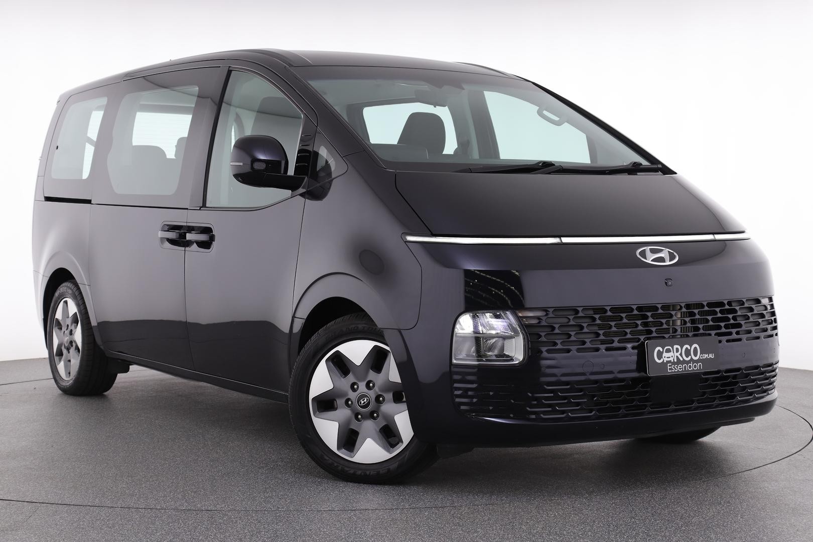 Hyundai Staria image 1