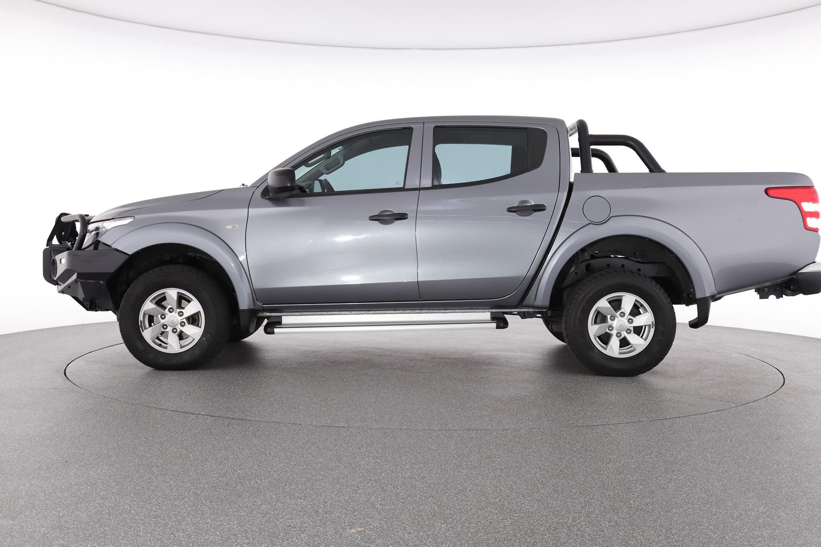 Mitsubishi Triton image 3