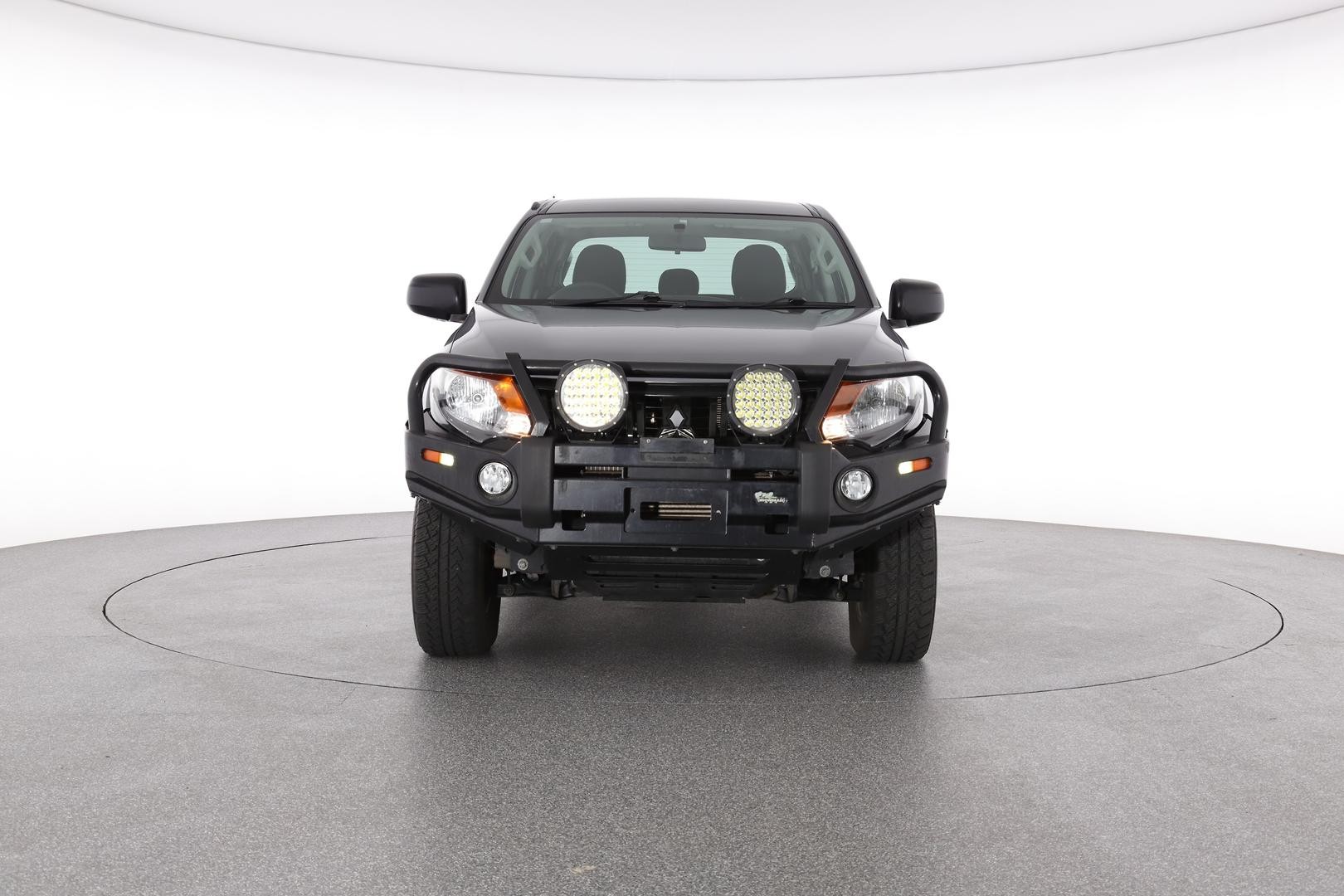 Mitsubishi Triton image 2