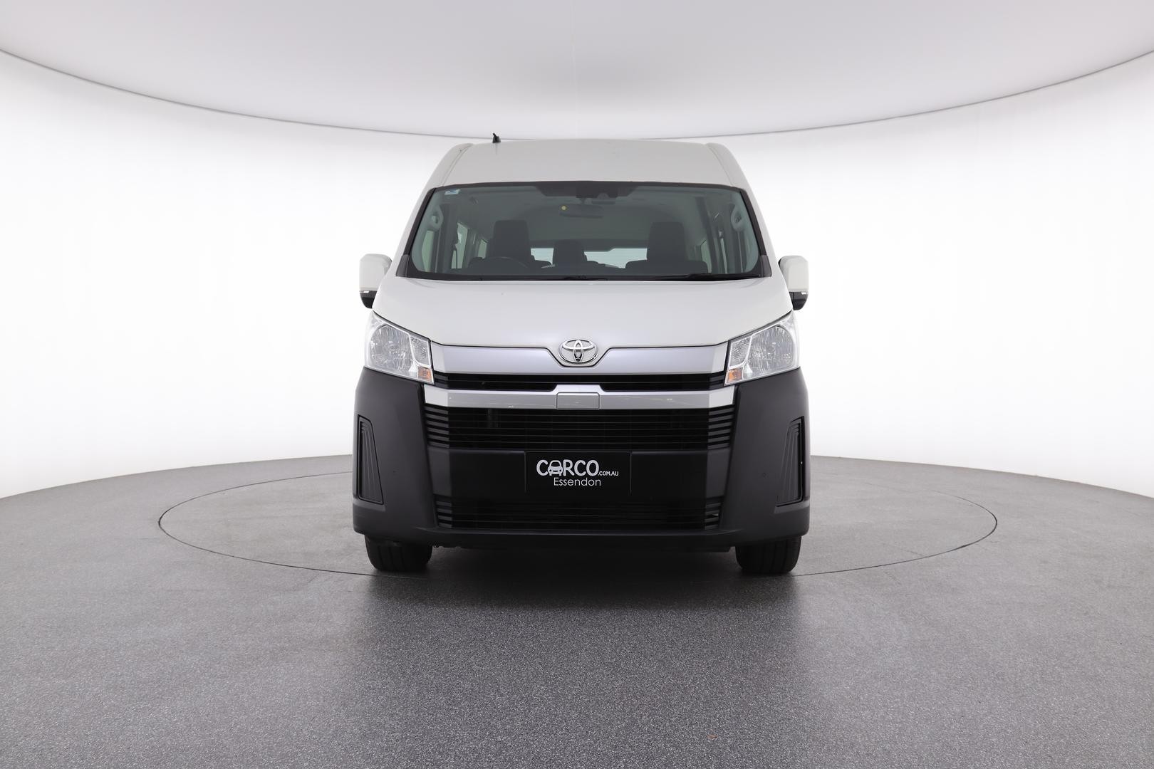 Toyota Hiace image 2