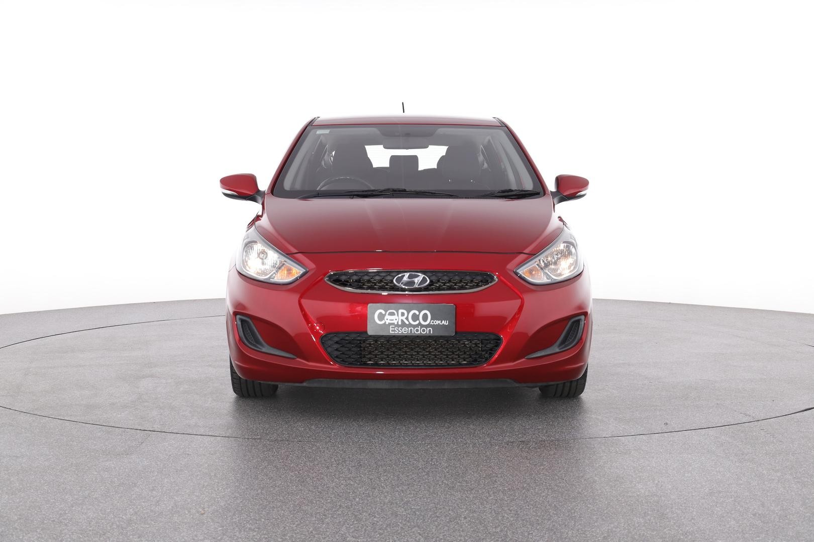 Hyundai Accent image 2