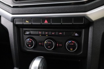 https://dvg-vehicle-assets.s3.amazonaws.com/C000595/26r5kqsb75epn4b93ggp1diqh.jpg