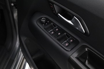 https://dvg-vehicle-assets.s3.amazonaws.com/C000595/erj2tbz63070dfm3dz5y9eicy.jpg