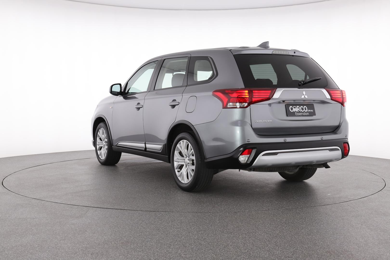 Mitsubishi Outlander image 4