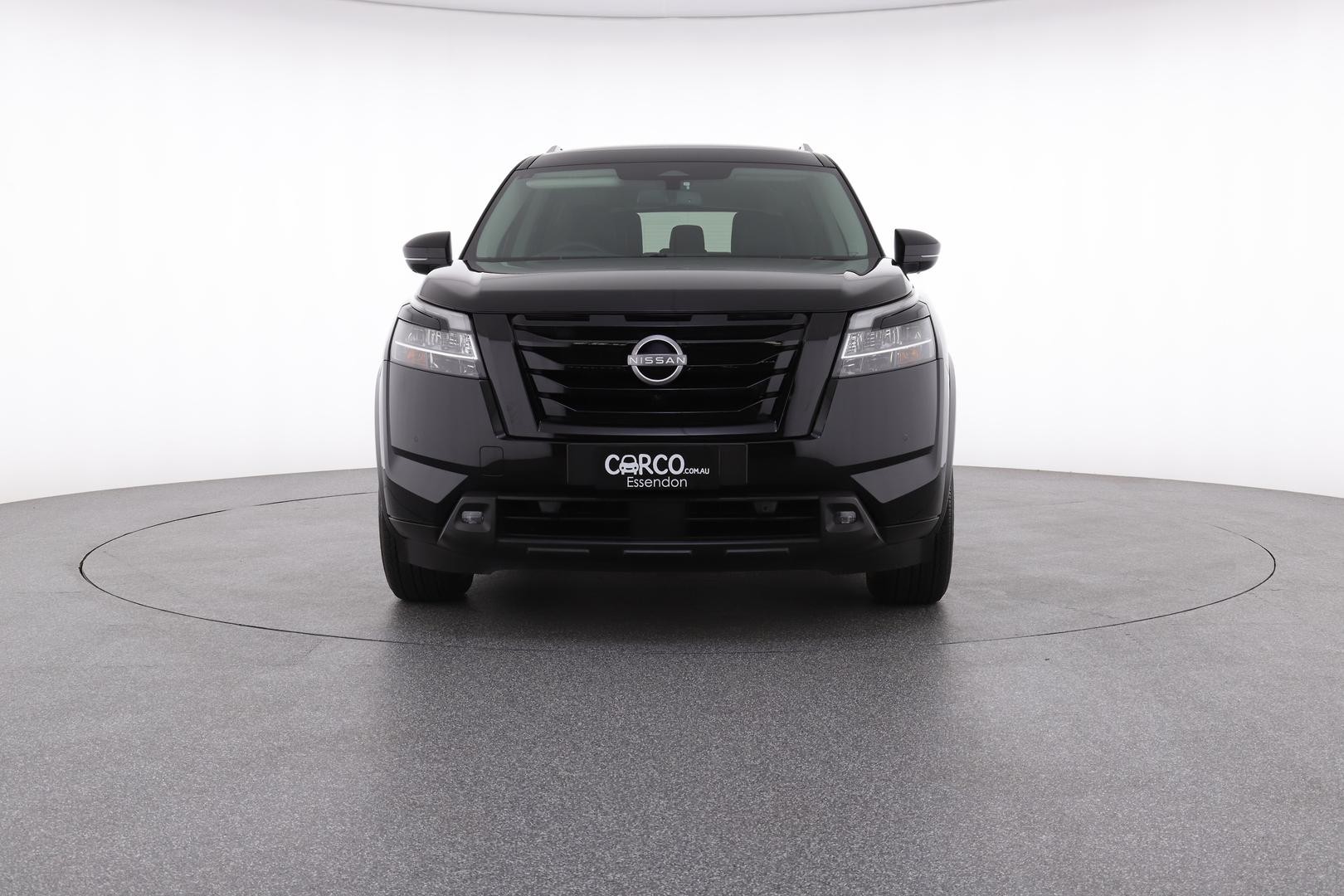 Nissan Pathfinder image 2