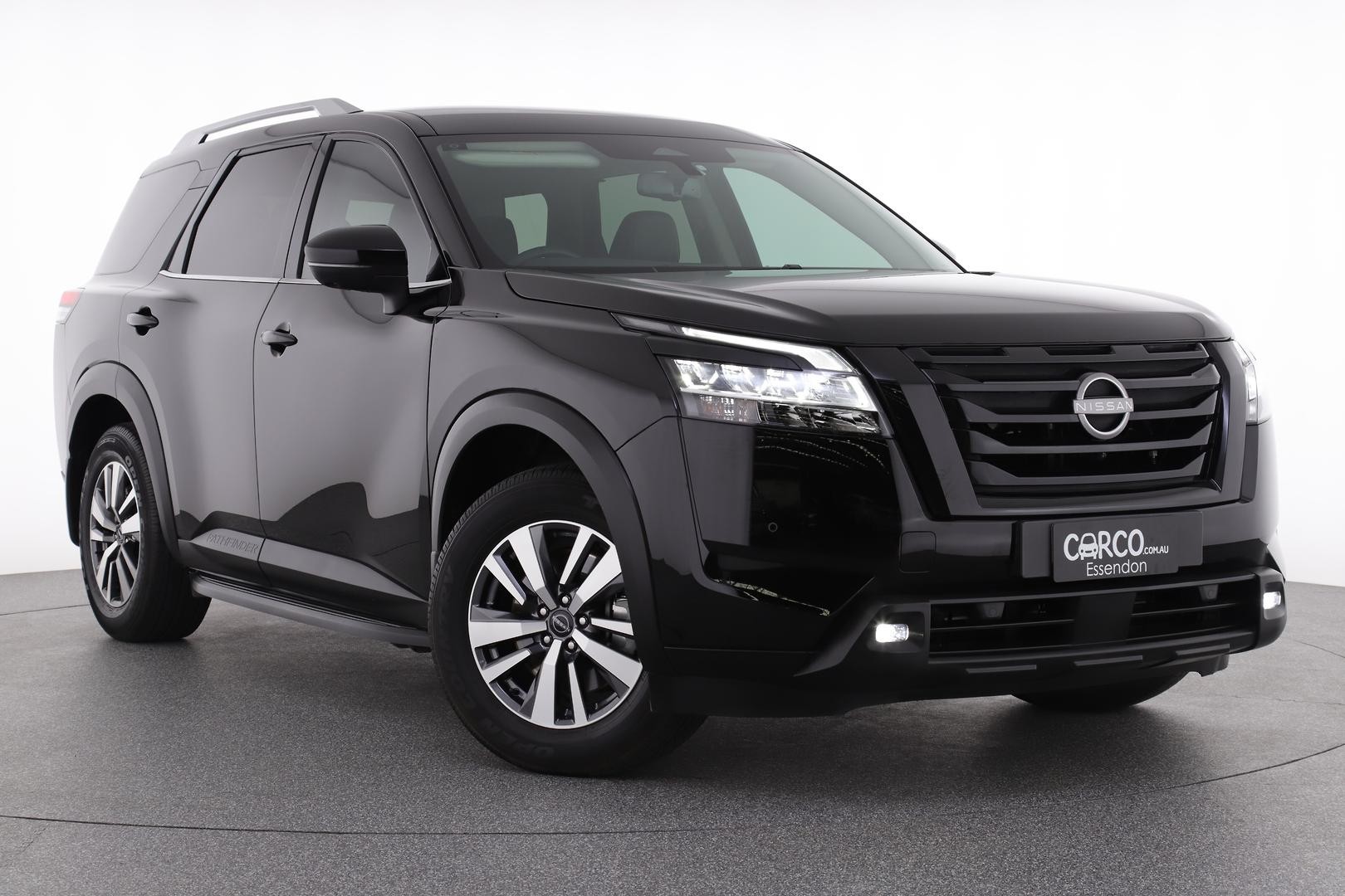 Nissan Pathfinder image 1