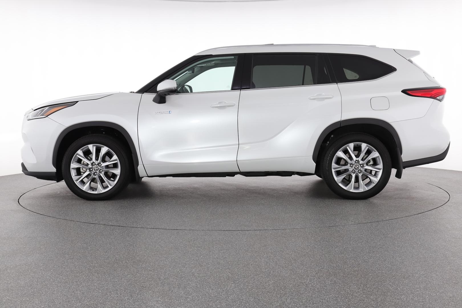Toyota Kluger image 3