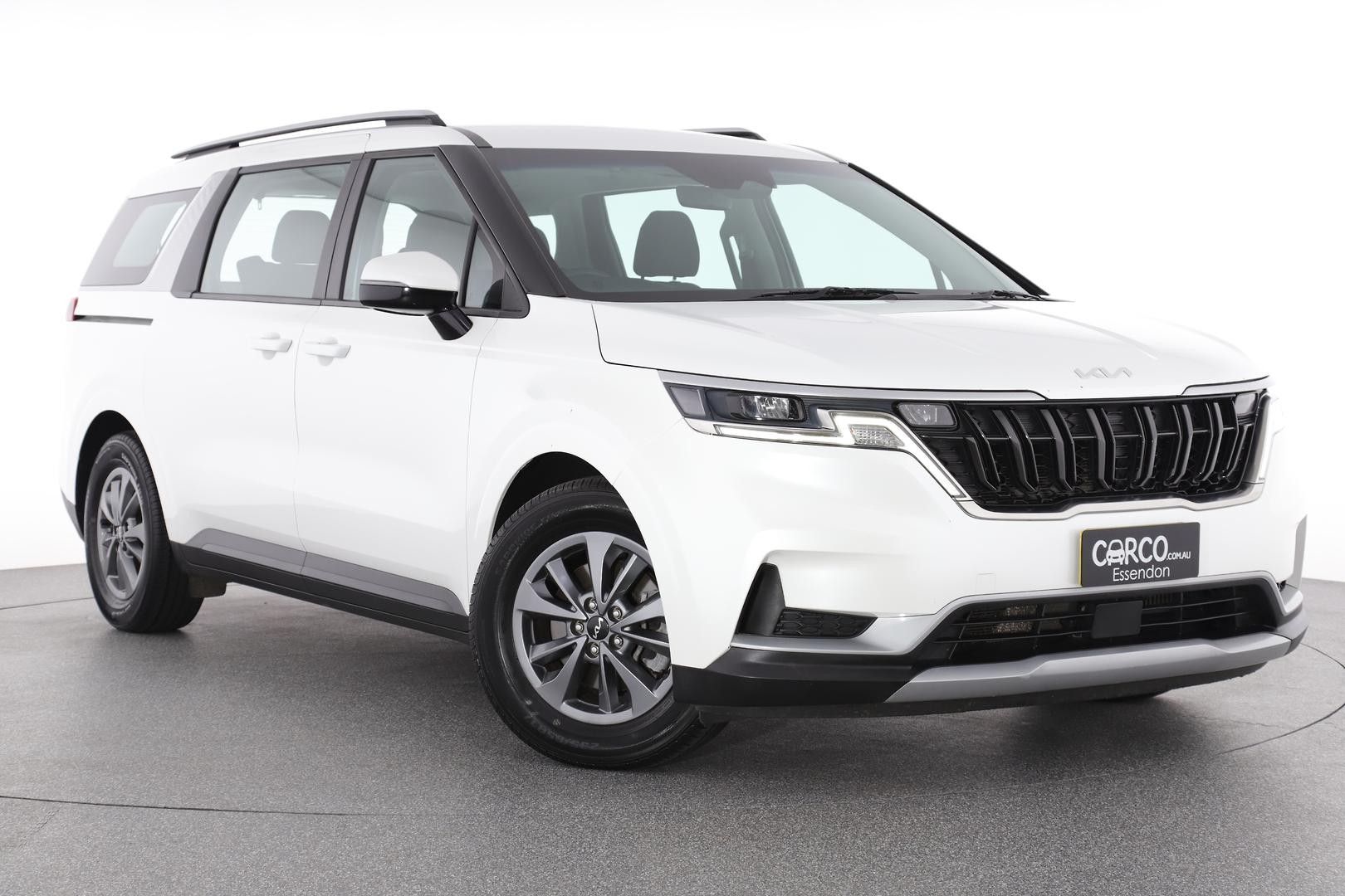 Kia Carnival image 1