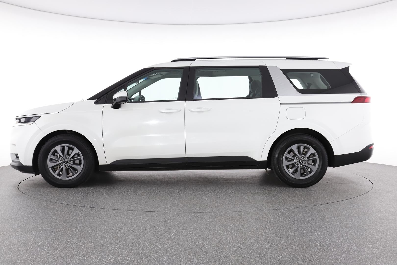 Kia Carnival image 3
