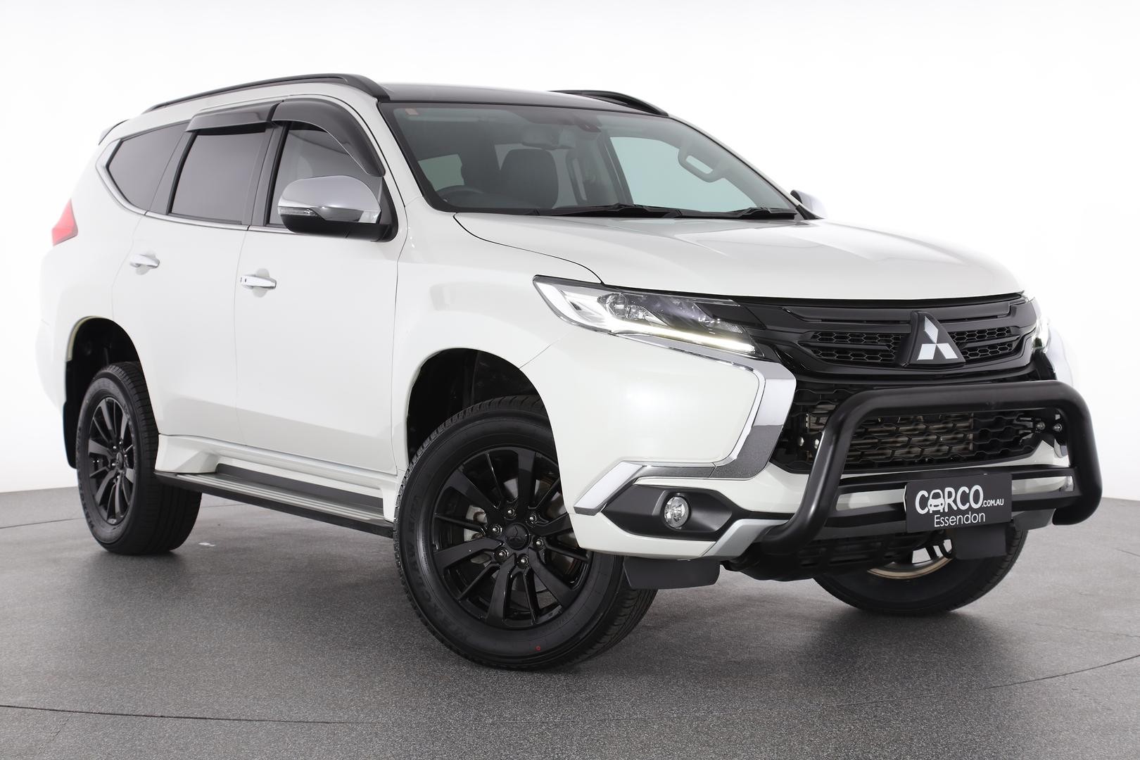 Mitsubishi Pajero Sport image 1