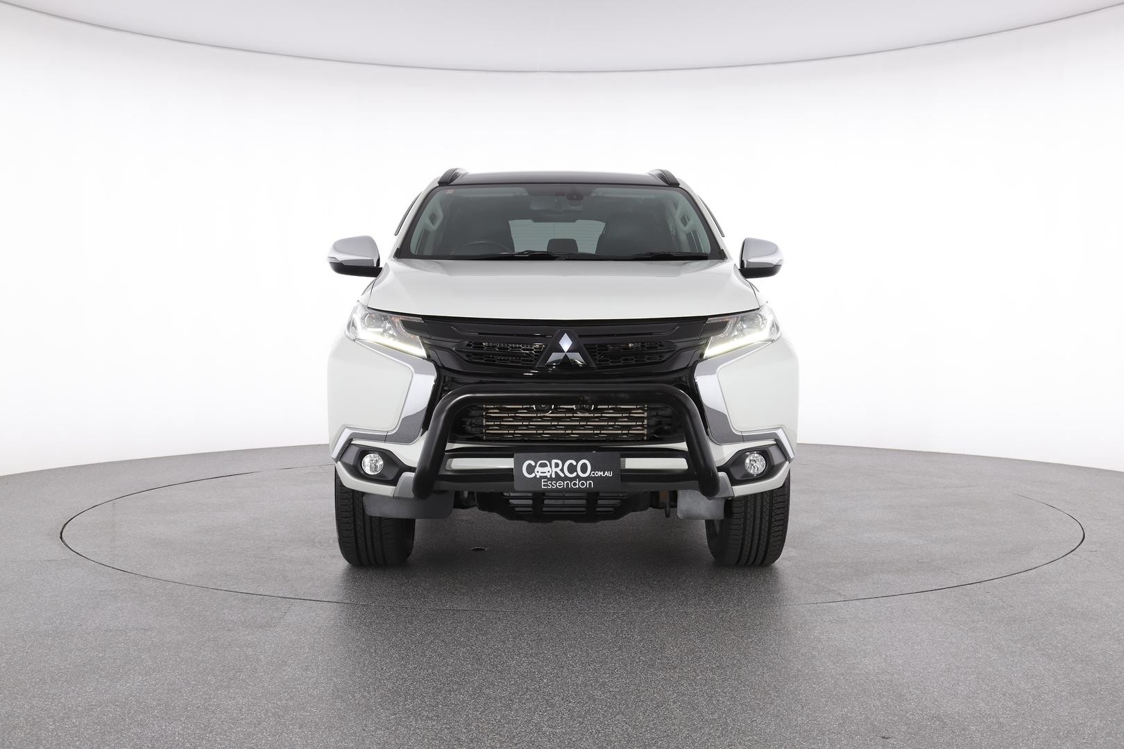 Mitsubishi Pajero Sport image 2