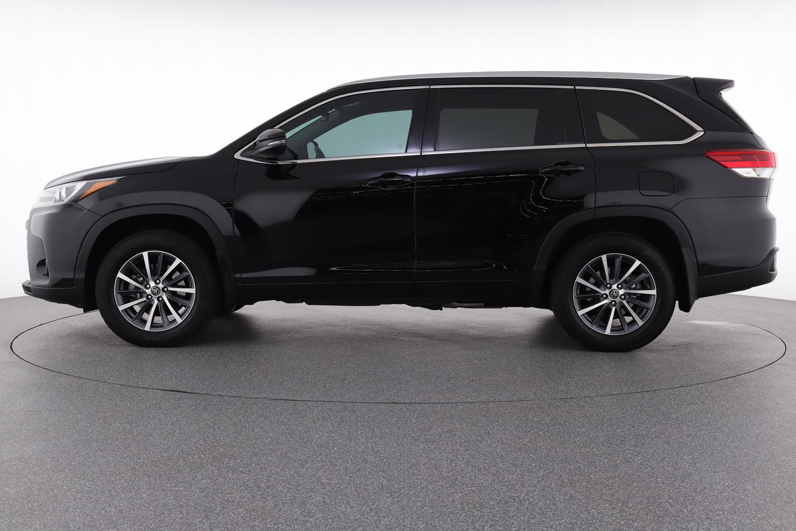 Toyota Kluger image 3