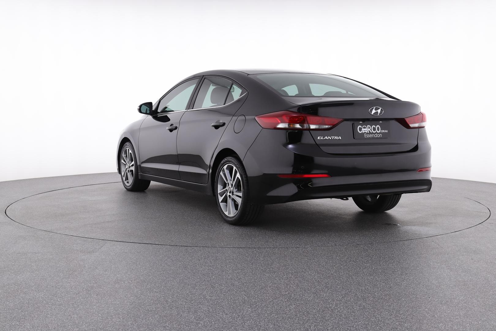 Hyundai Elantra image 4