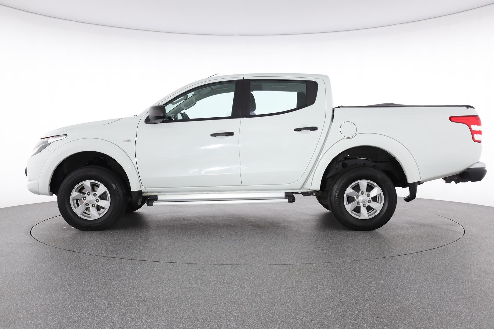 Mitsubishi Triton image 3
