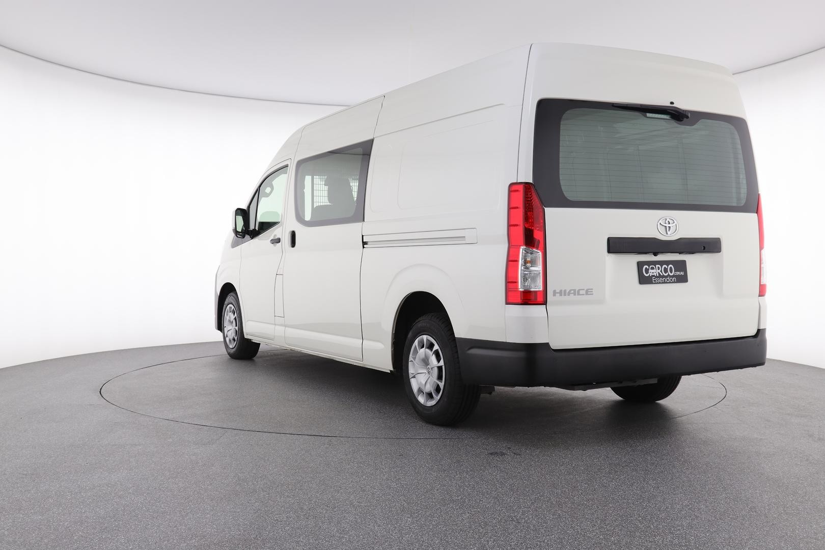 Toyota Hiace image 4