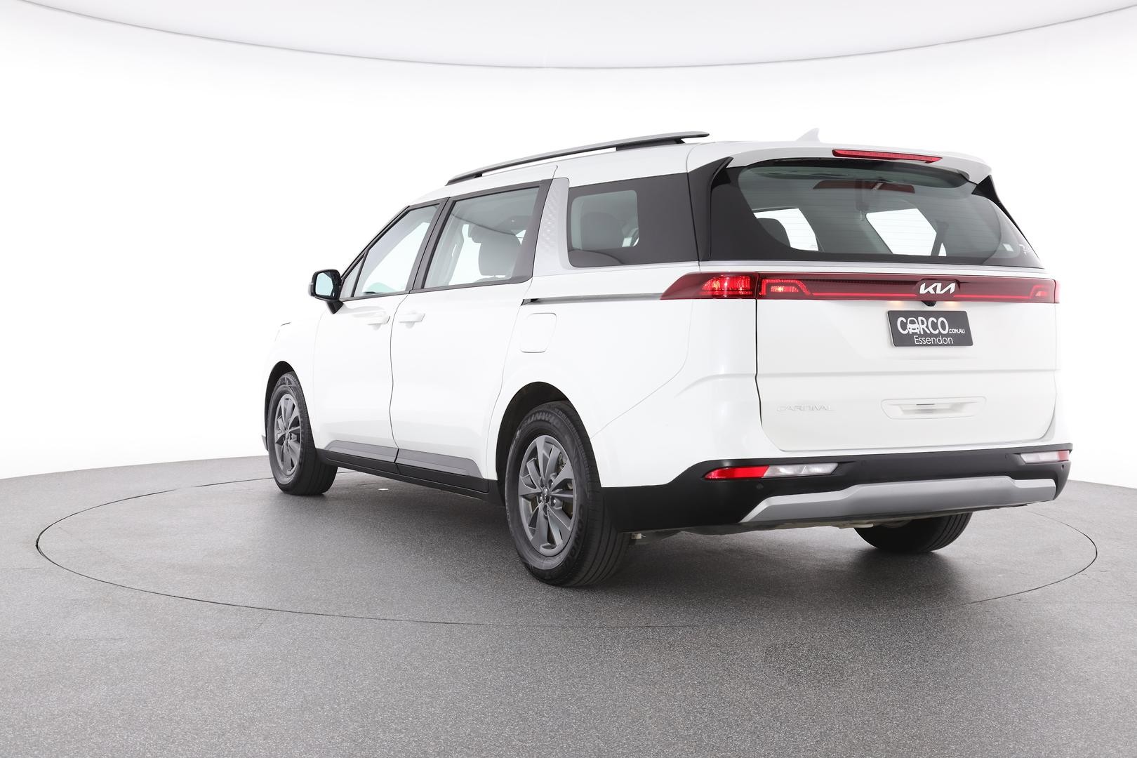 Kia Carnival image 4