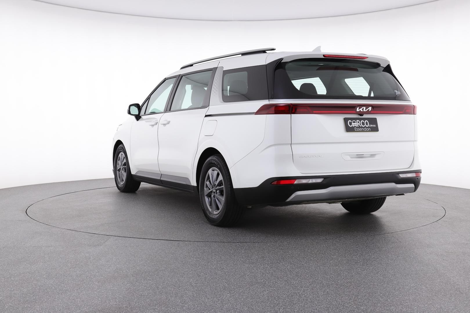 Kia Carnival image 4