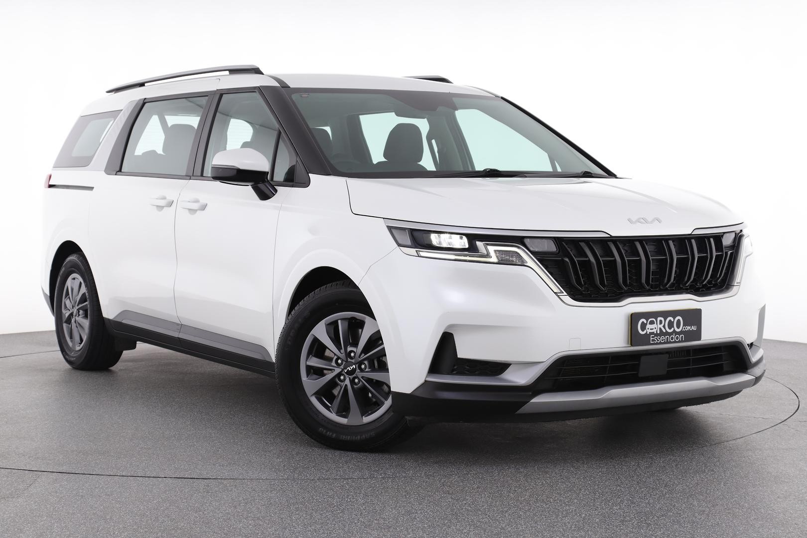 Kia Carnival image 1