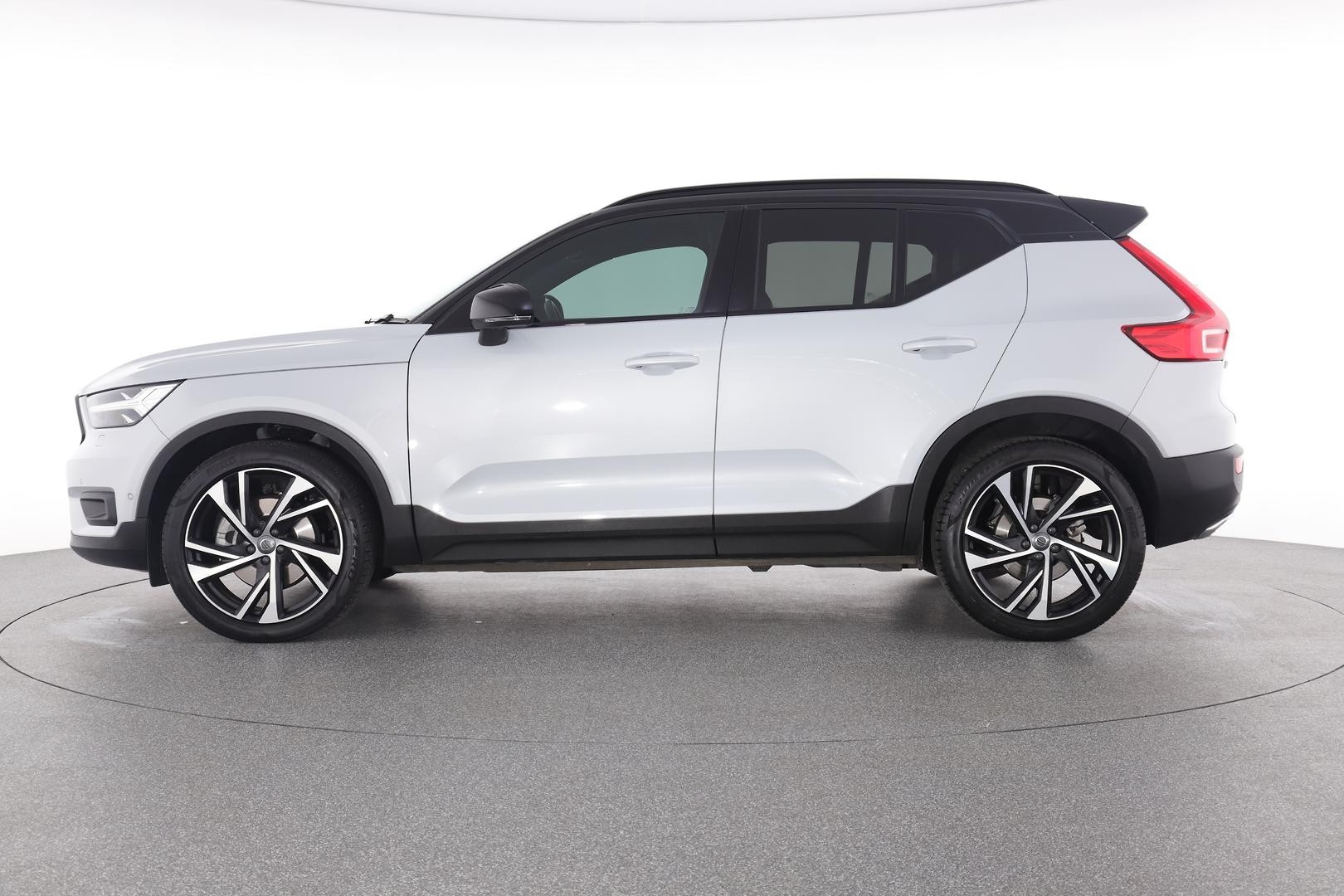 Volvo Xc40 image 3