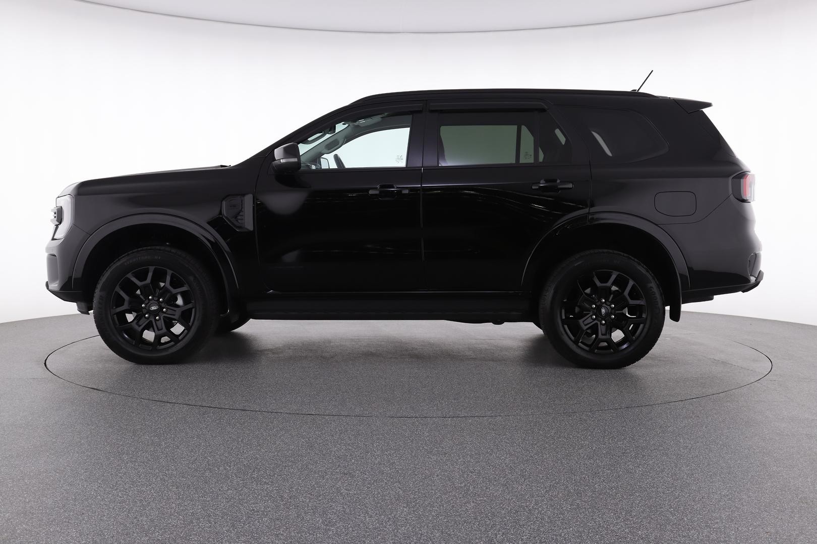 Ford Everest image 3