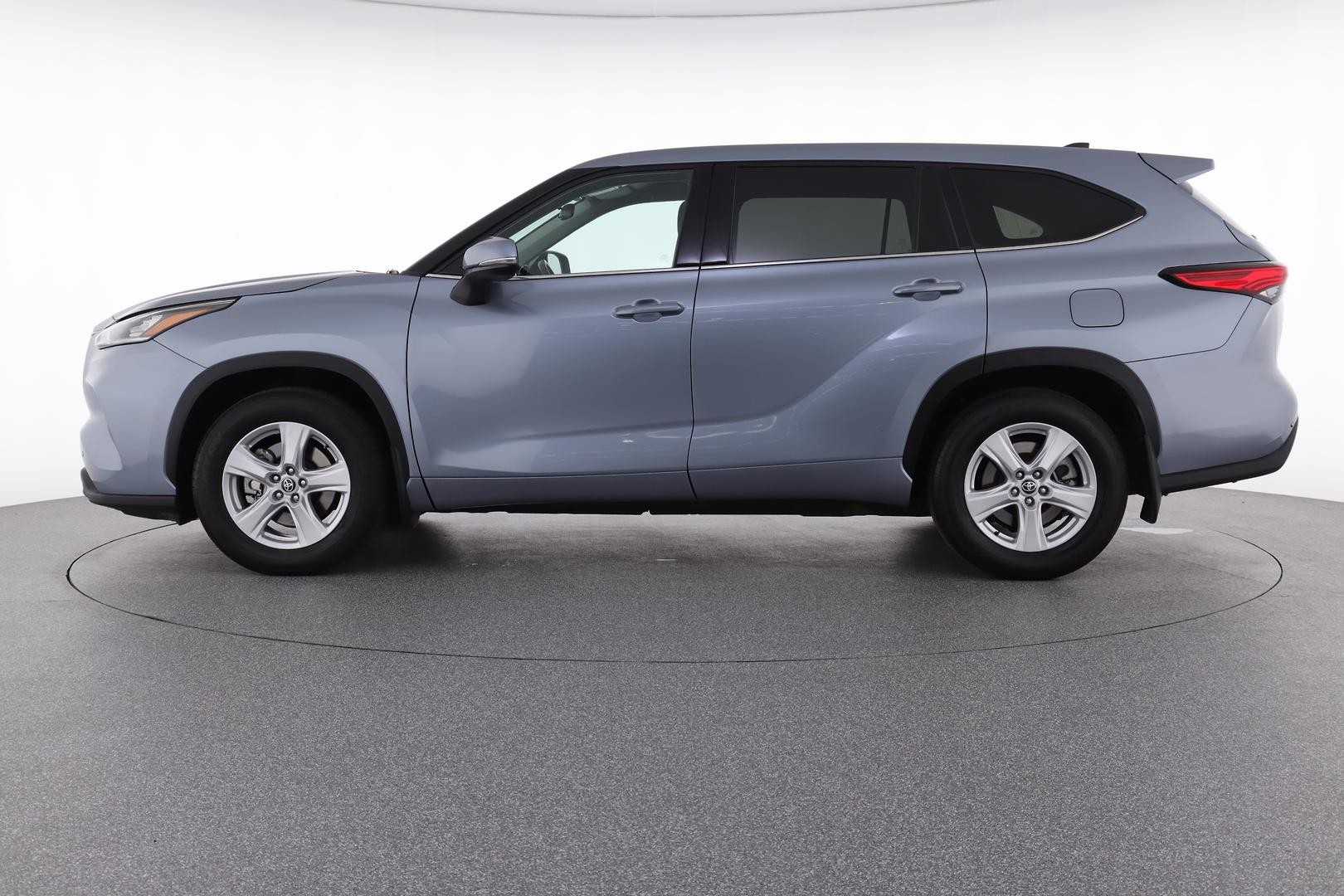Toyota Kluger image 3