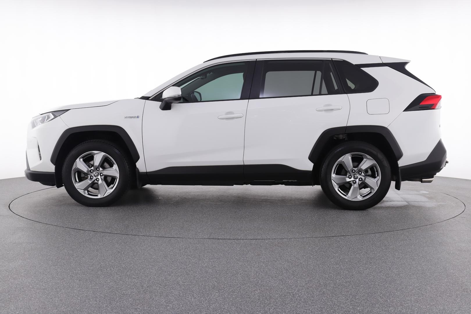 Toyota Rav4 image 3