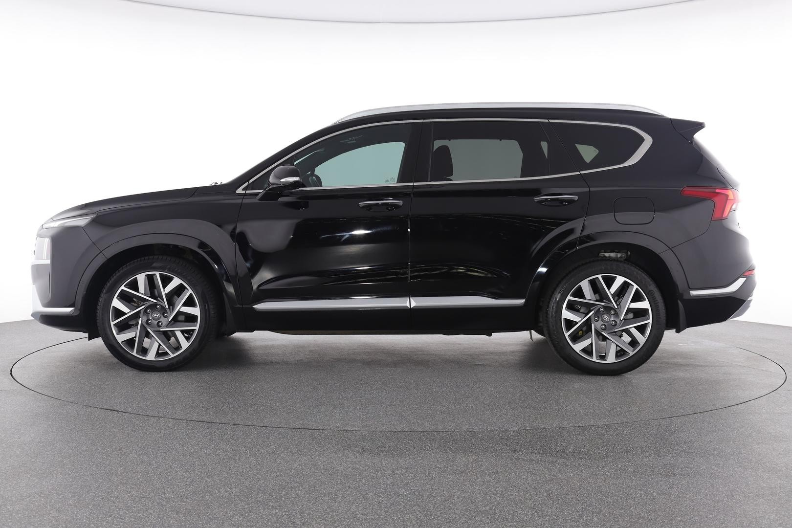 Hyundai Santa Fe image 3