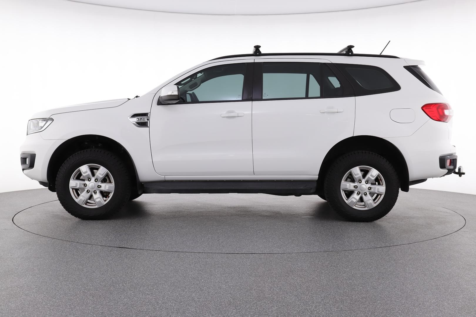 Ford Everest image 3