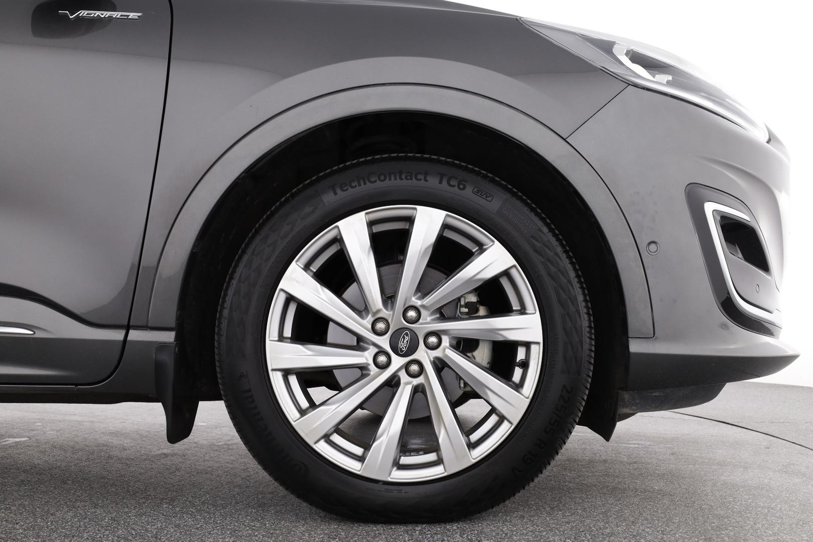 Ford Escape image 2