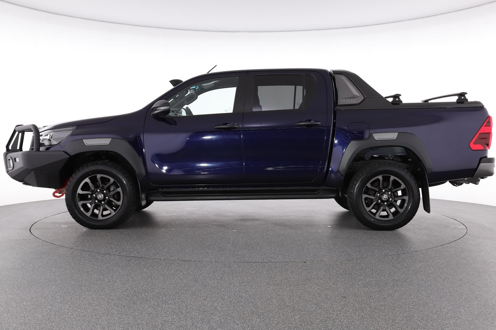 Toyota Hilux image 3