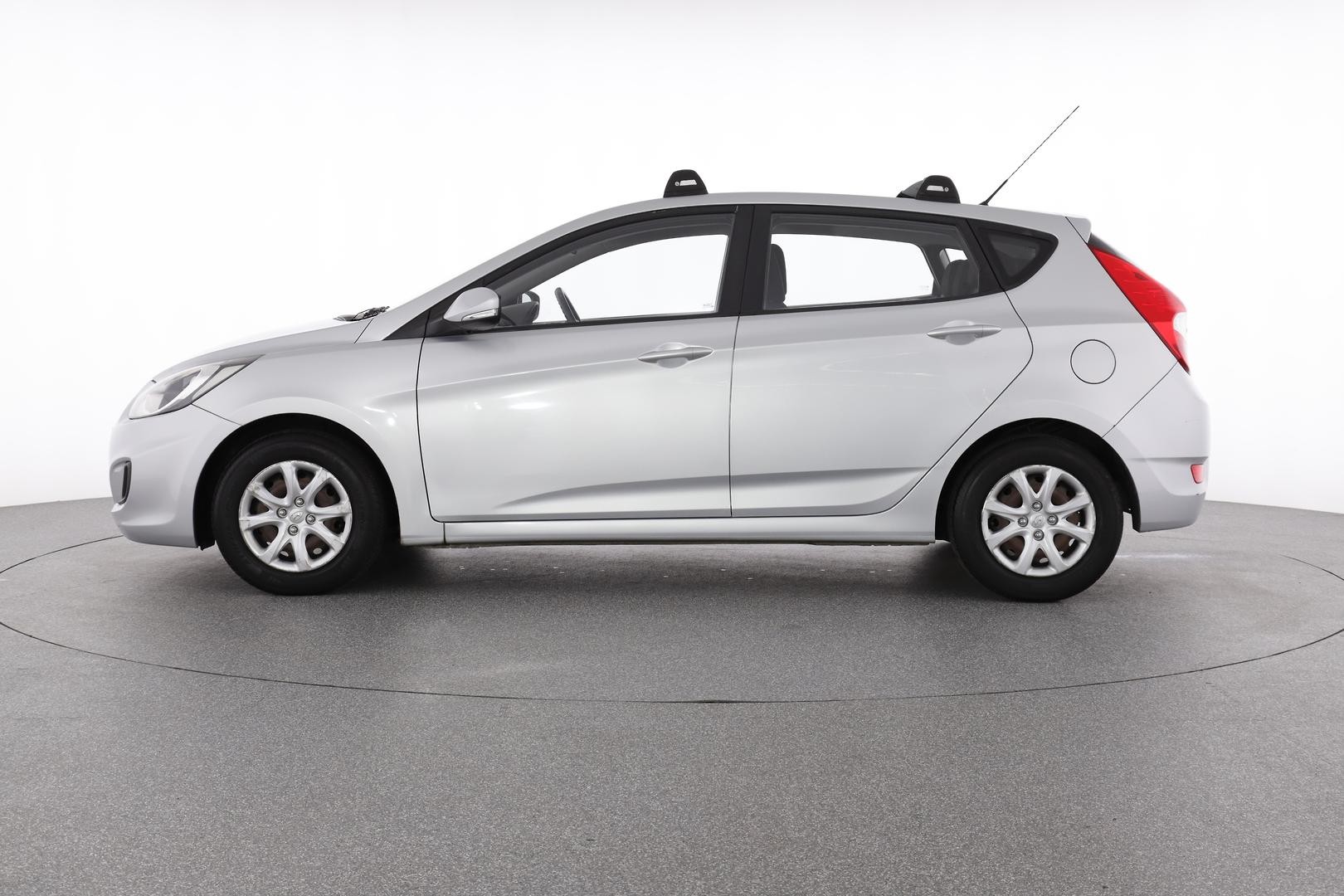 Hyundai Accent image 3