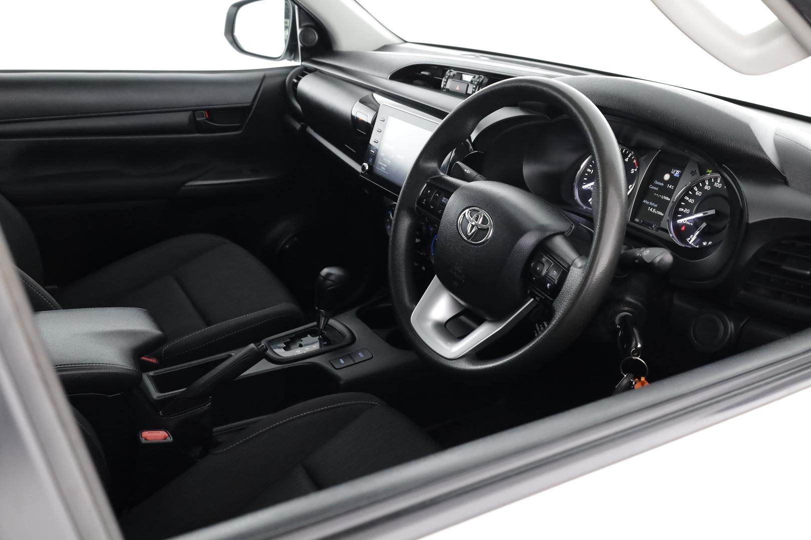 Toyota Hilux image 4